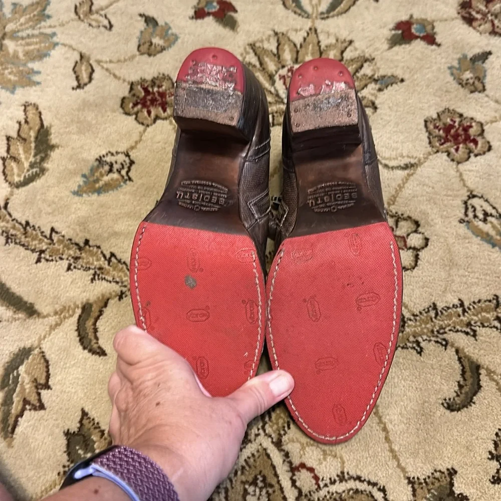 Boots - Picture 4 of 5